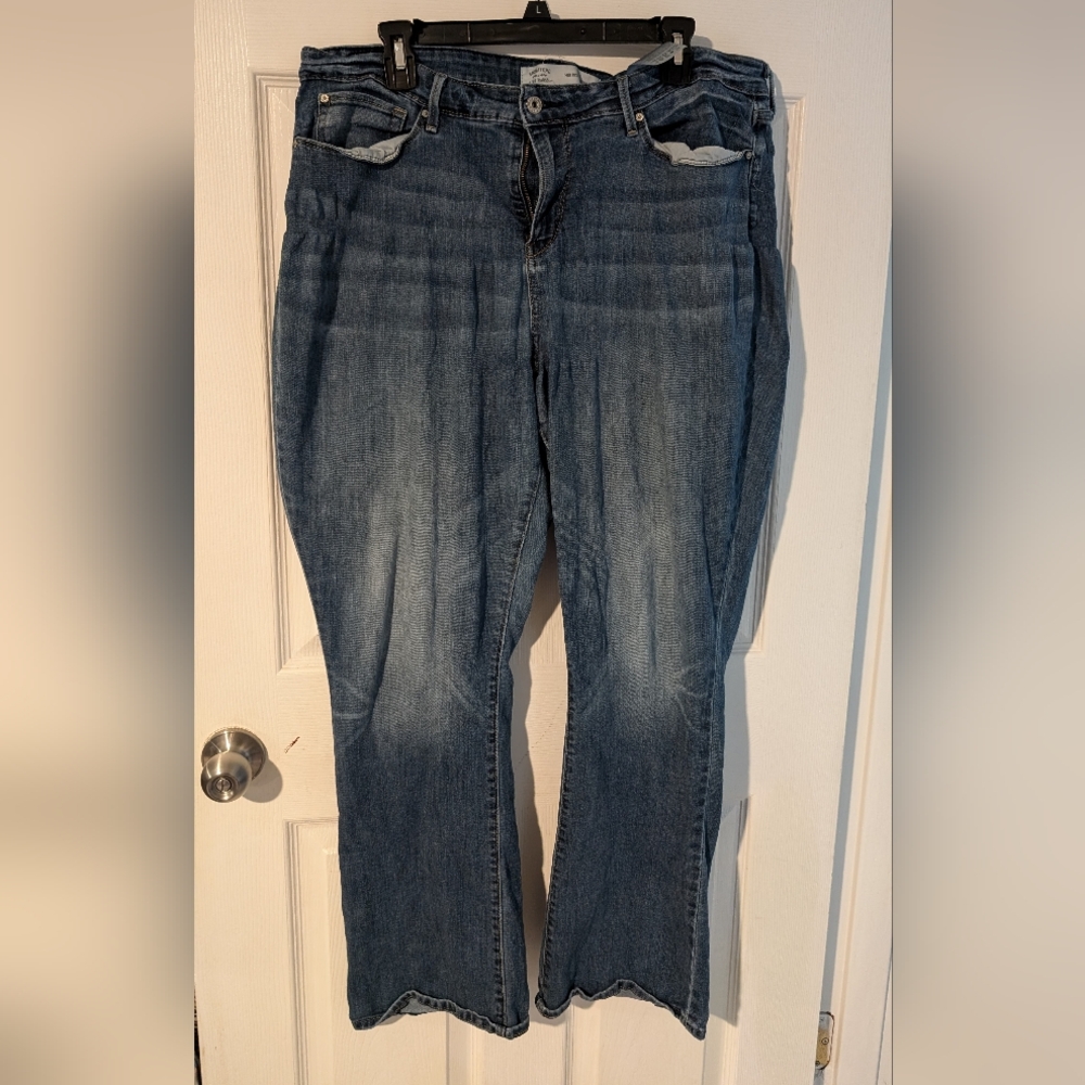 $5 sale potential - Signature Levi Strauss jeans 18M